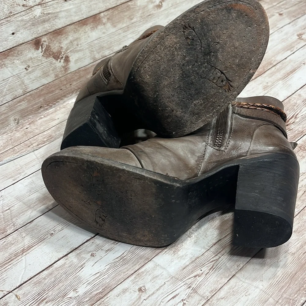 Free Bird by Steven Lion Gray Booties Size 9